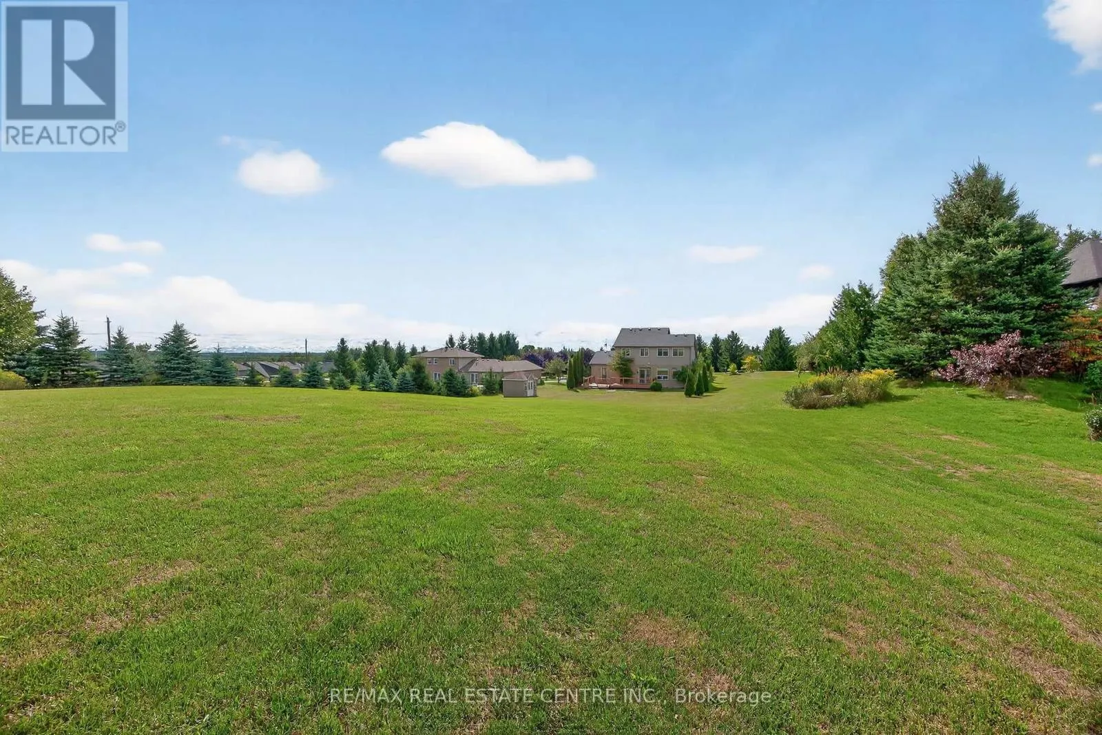 37 WOODLAND DRIVE