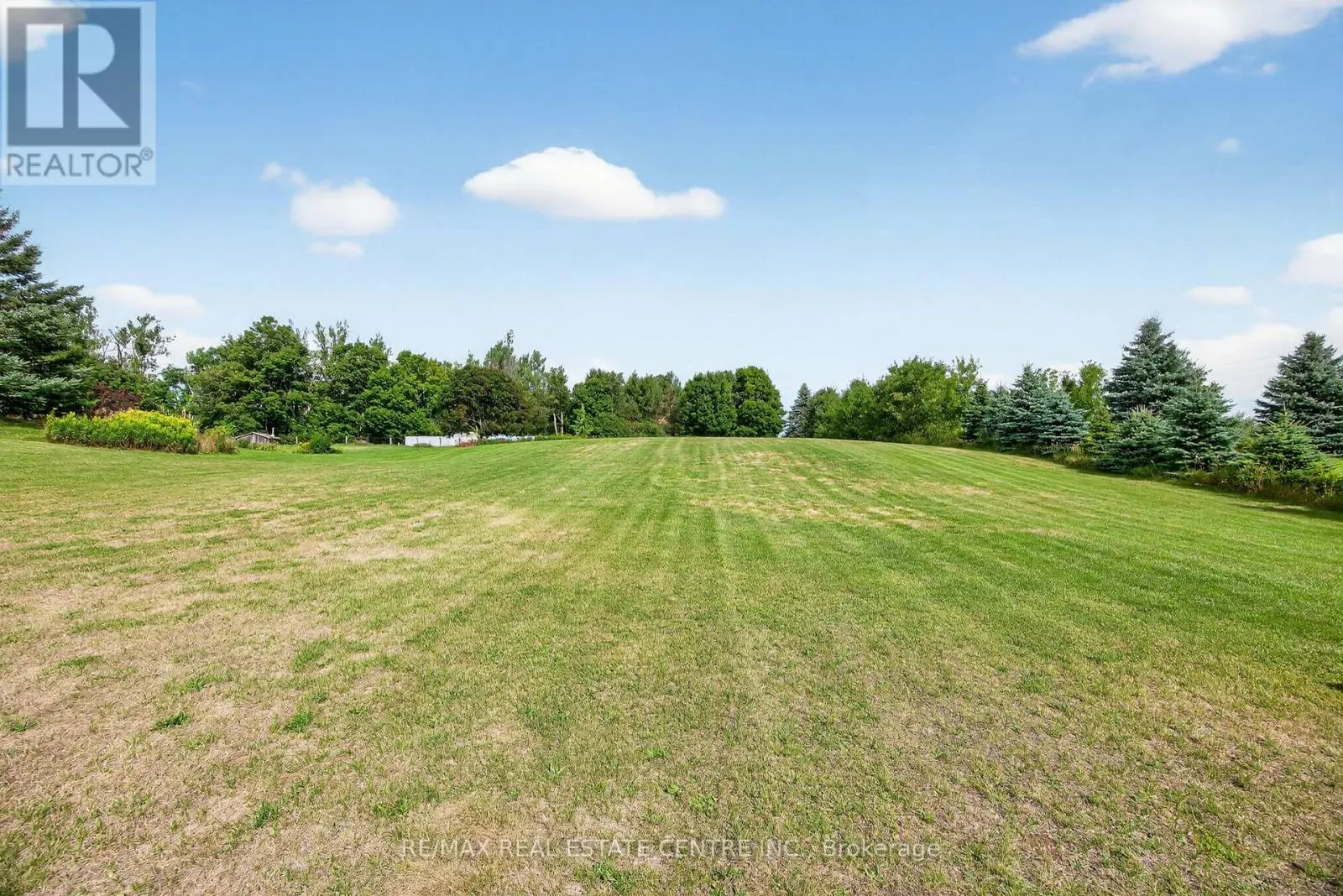37 WOODLAND DRIVE
