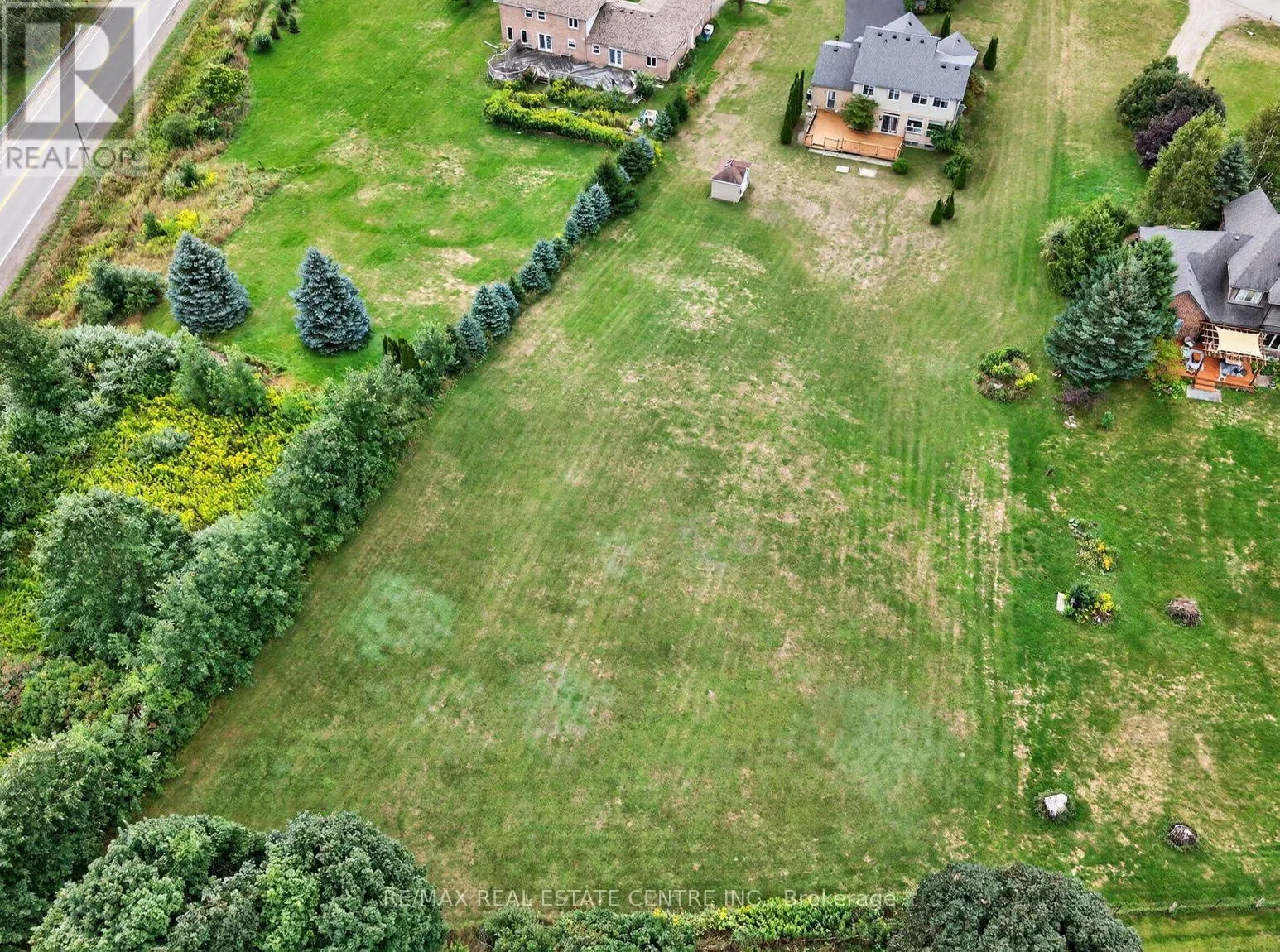 37 WOODLAND DRIVE