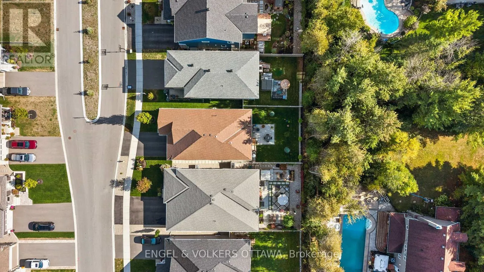 213 BLACKHORSE DRIVE