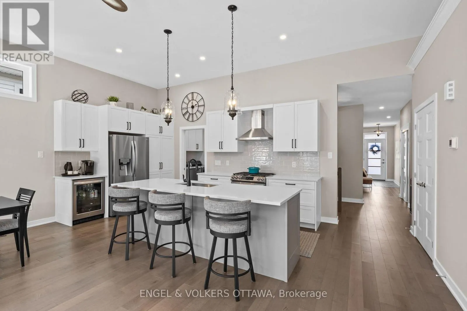 213 BLACKHORSE DRIVE