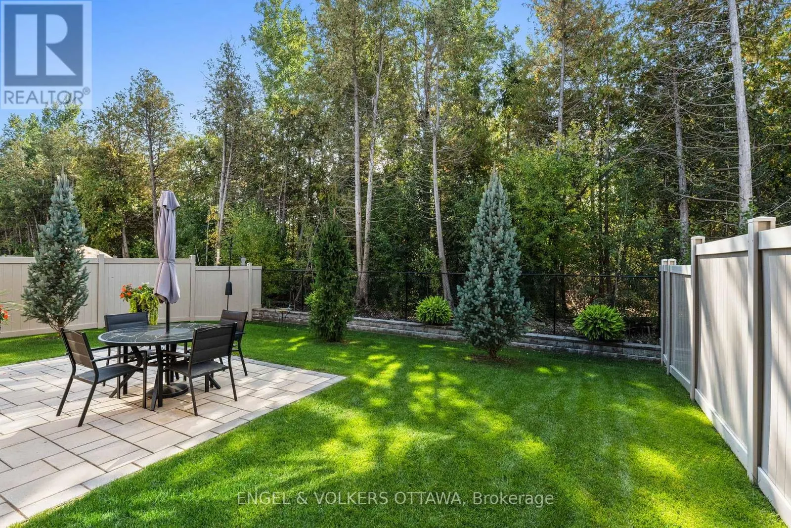 213 BLACKHORSE DRIVE