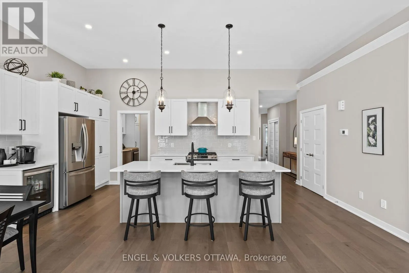 213 BLACKHORSE DRIVE