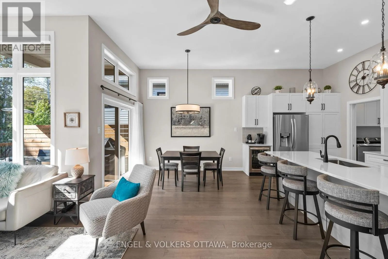213 BLACKHORSE DRIVE