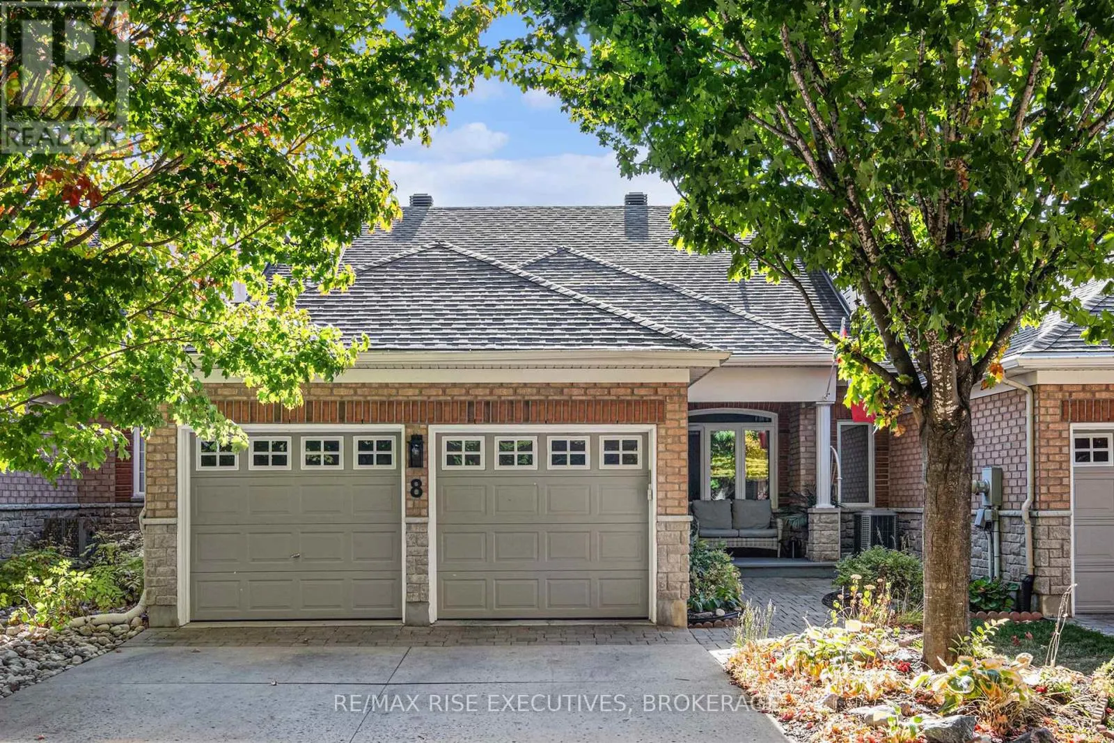 8 KINMOUNT PRIVATE