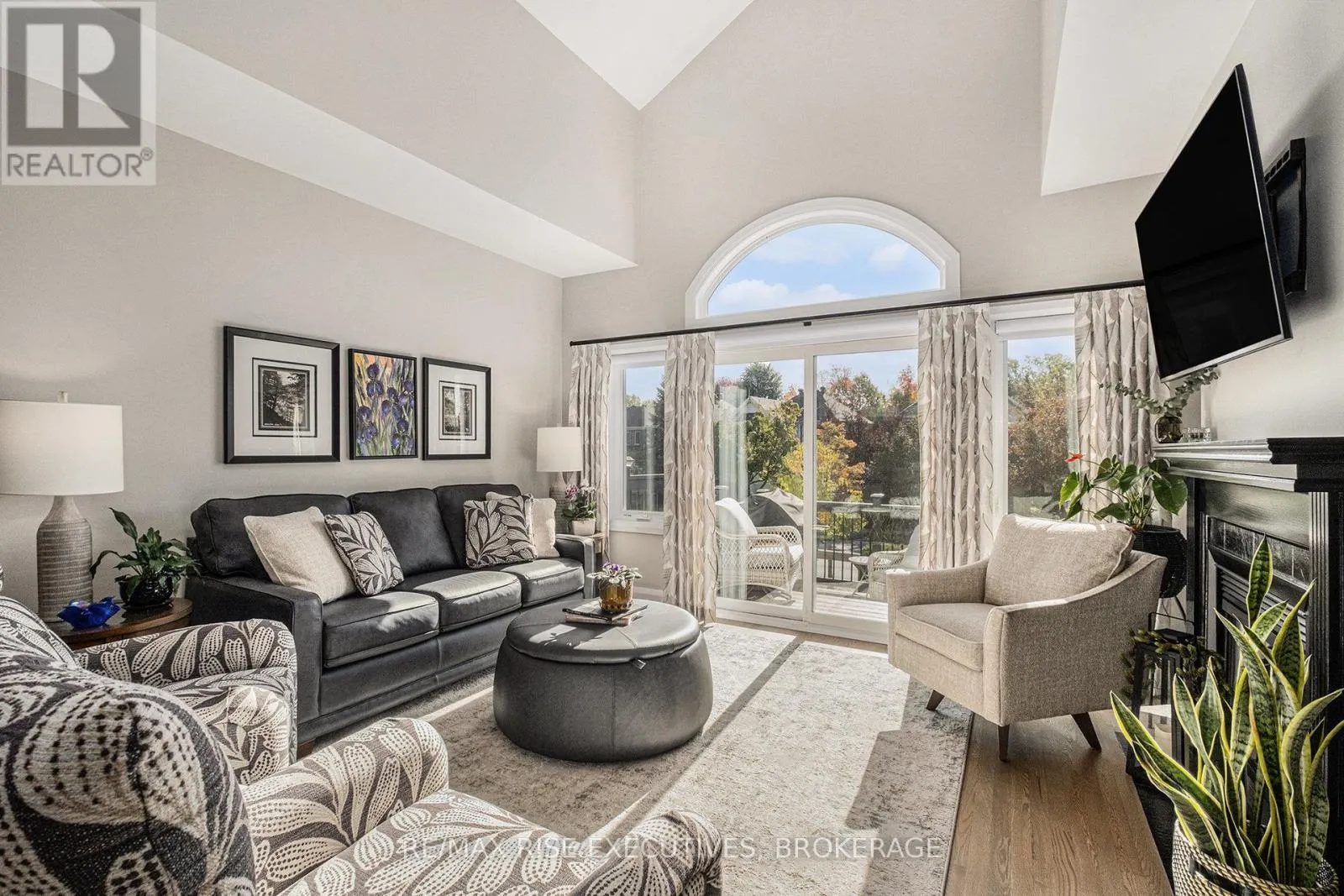 8 KINMOUNT PRIVATE