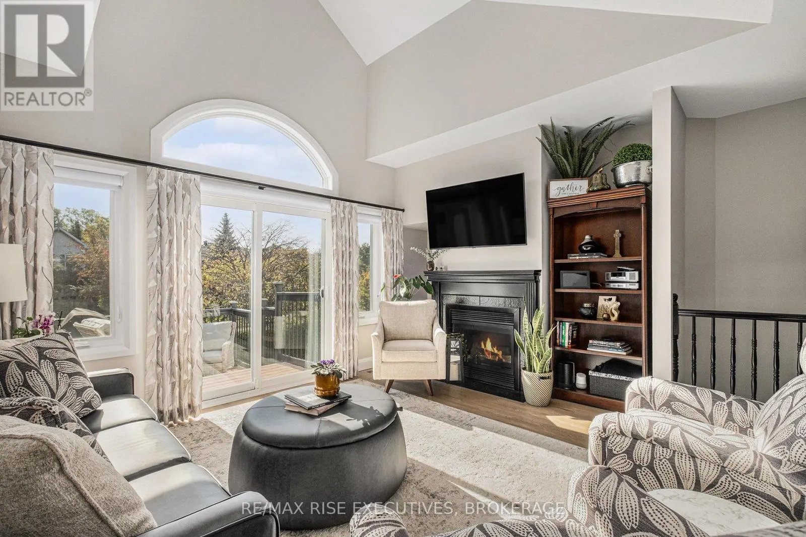 8 KINMOUNT PRIVATE