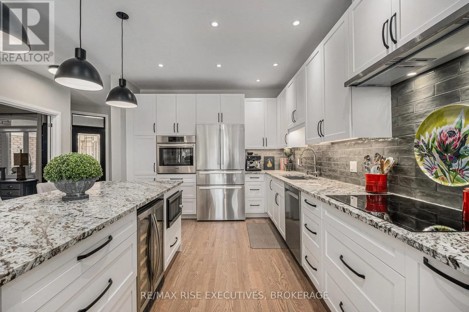 8 KINMOUNT PRIVATE
