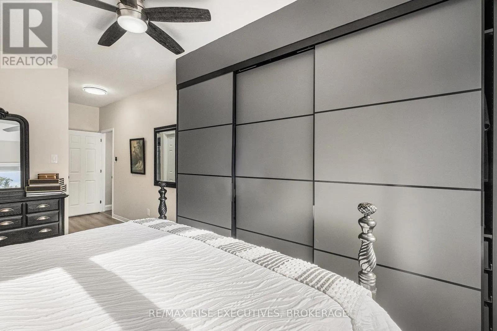8 KINMOUNT PRIVATE