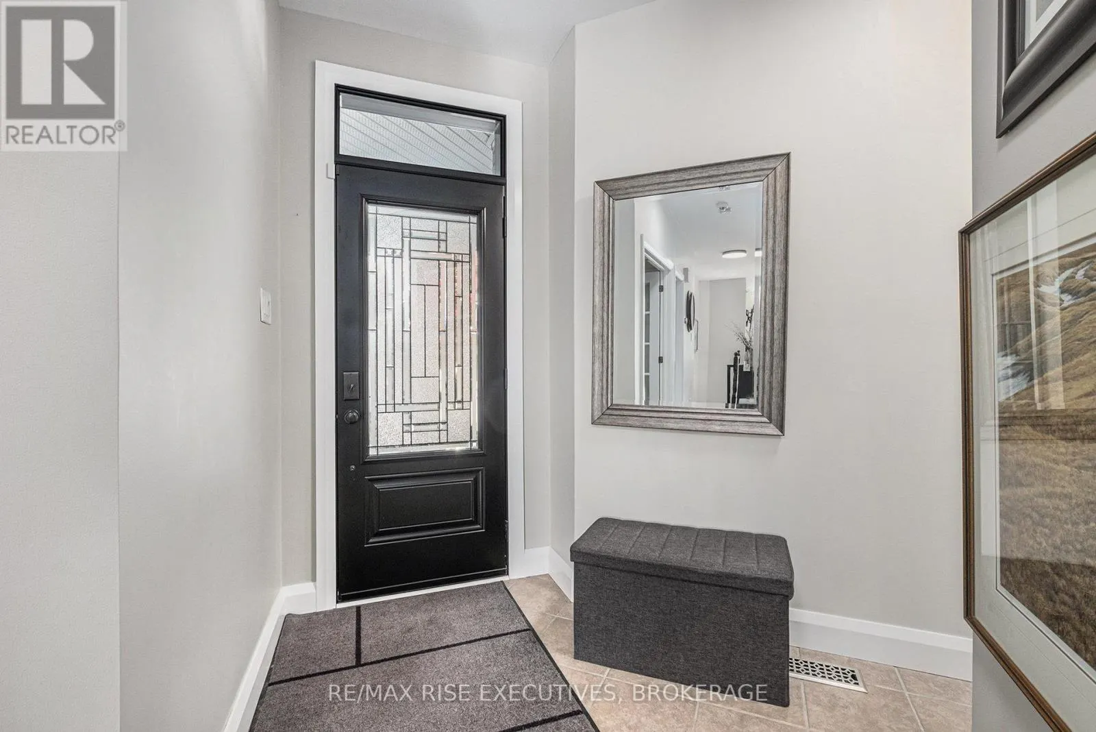 8 KINMOUNT PRIVATE