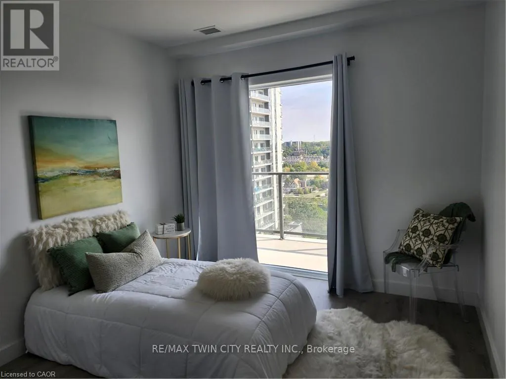 1211 - 15 GLEBE STREET