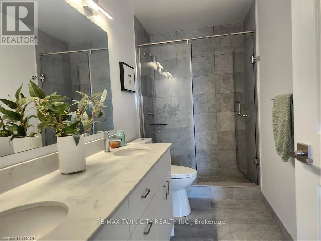 1211 - 15 GLEBE STREET
