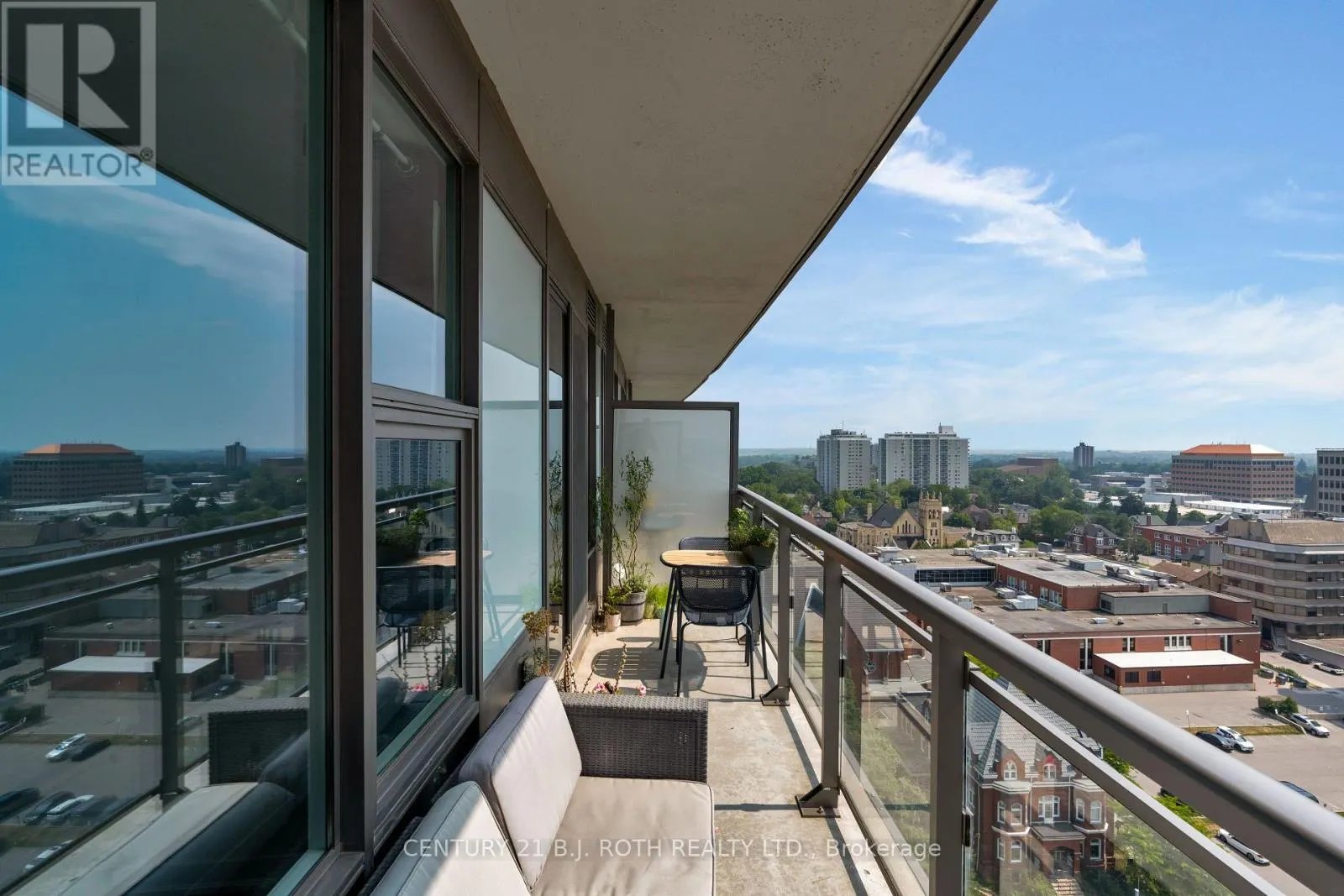 1507 - 85 DUKE STREET W