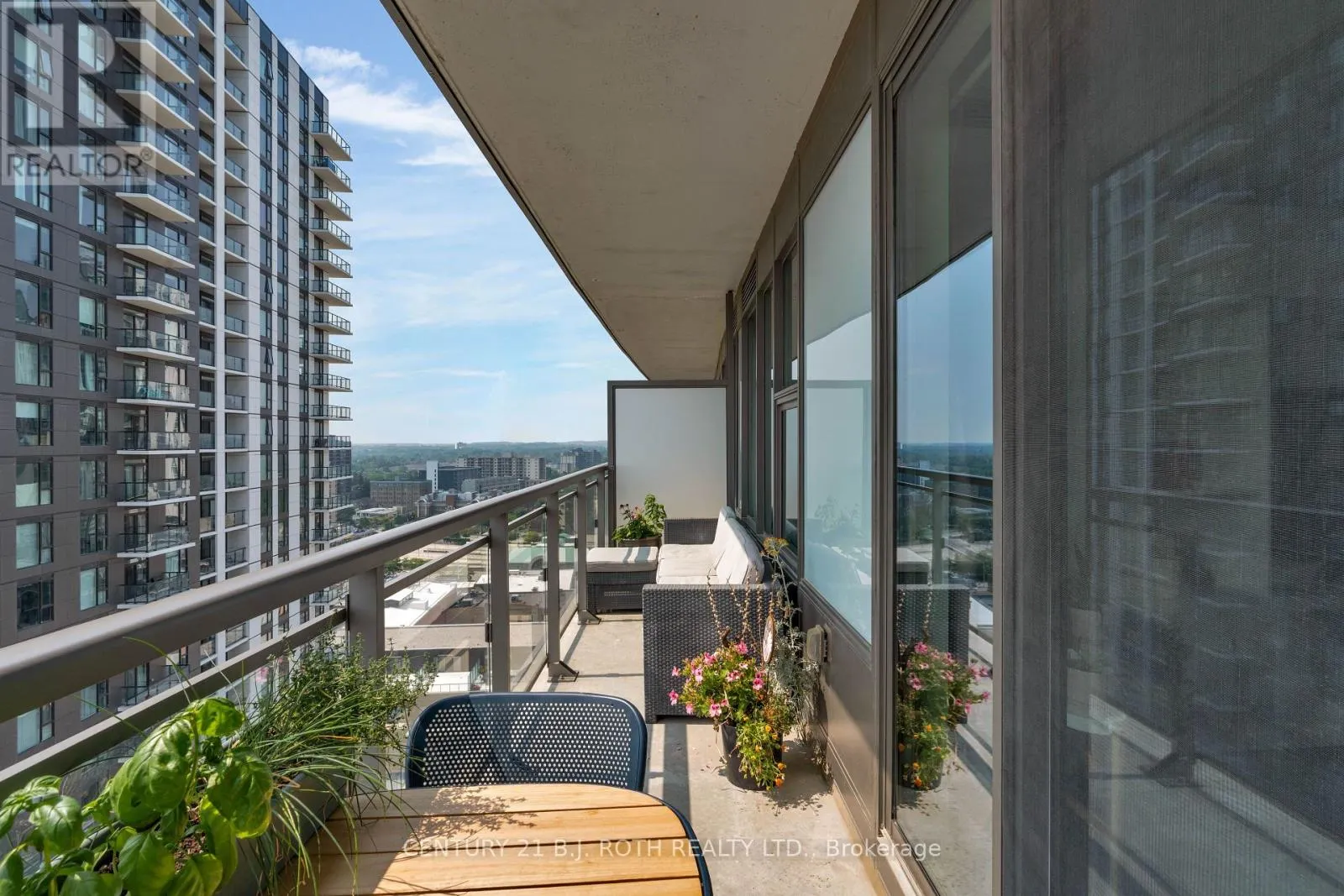 1507 - 85 DUKE STREET W