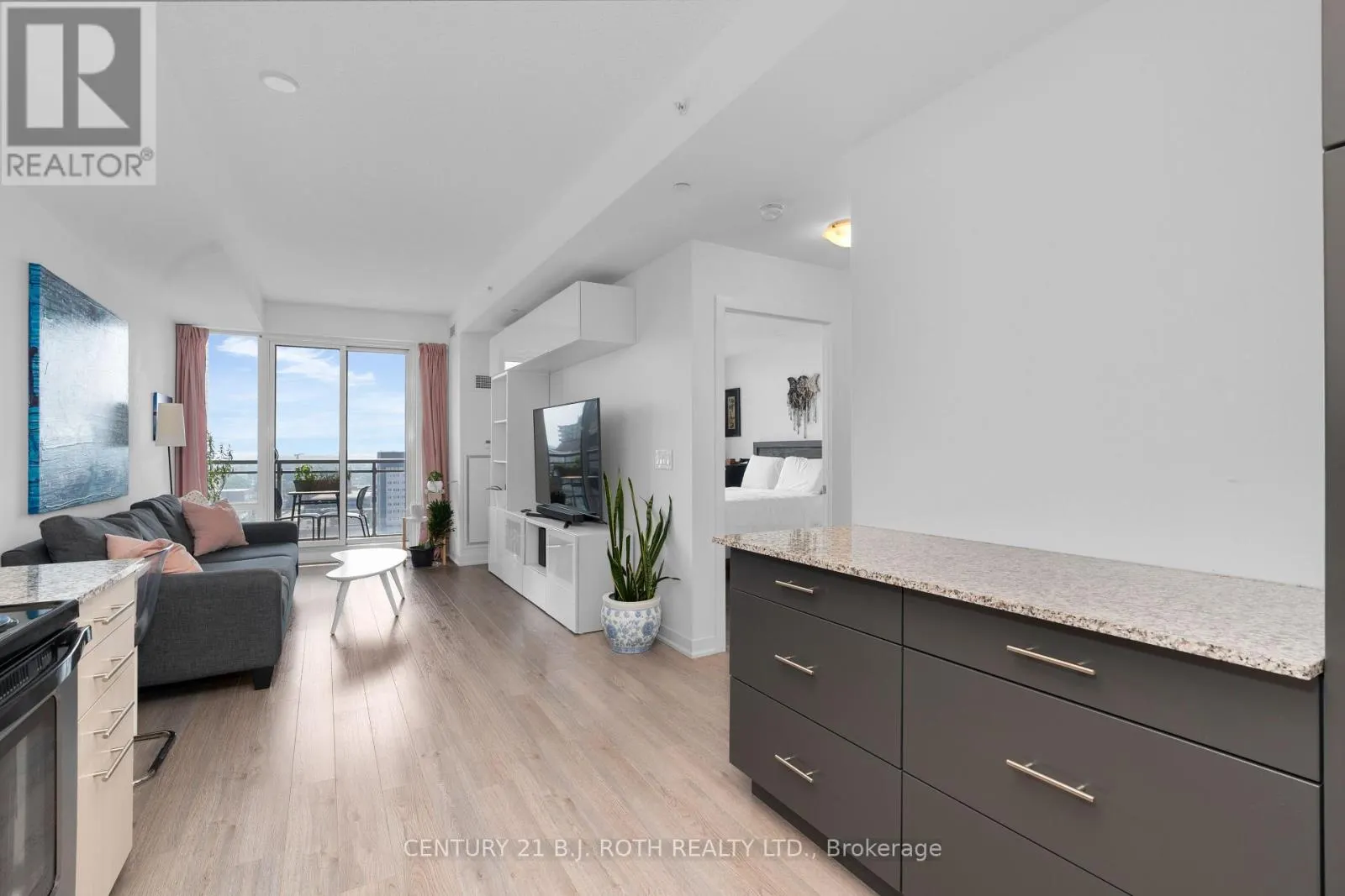 1507 - 85 DUKE STREET W