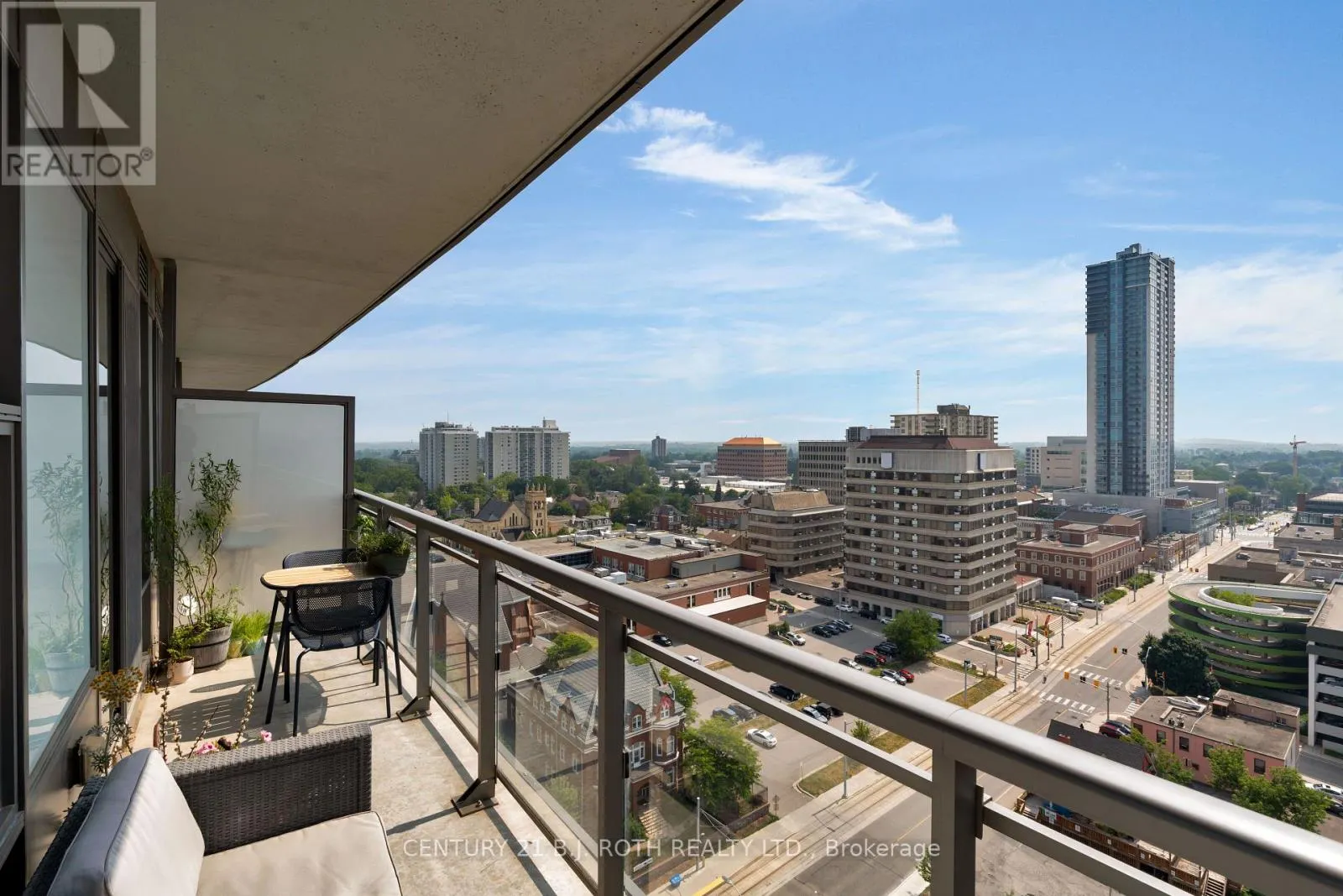 1507 - 85 DUKE STREET W