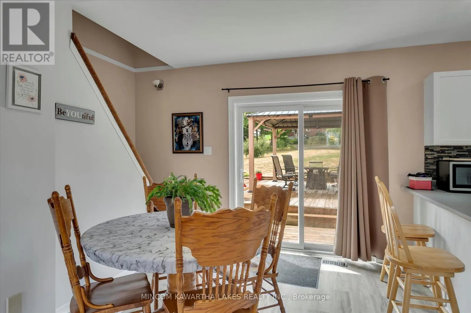 2466 QUEEN MARY STREET