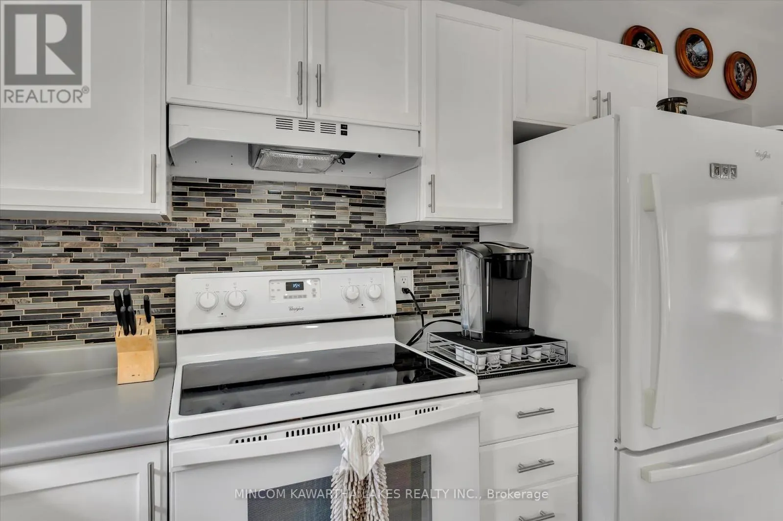 2466 QUEEN MARY STREET