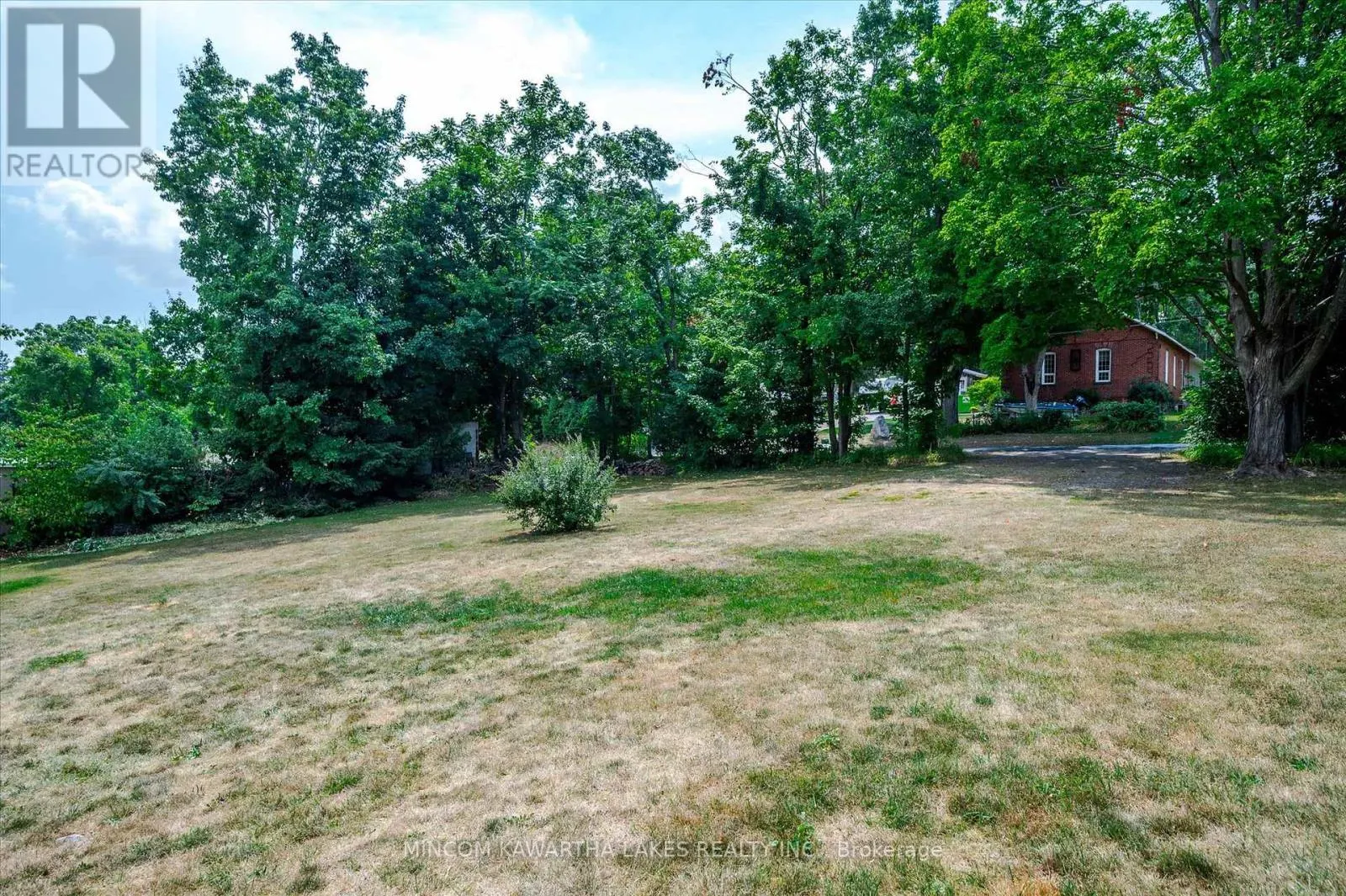 2466 QUEEN MARY STREET