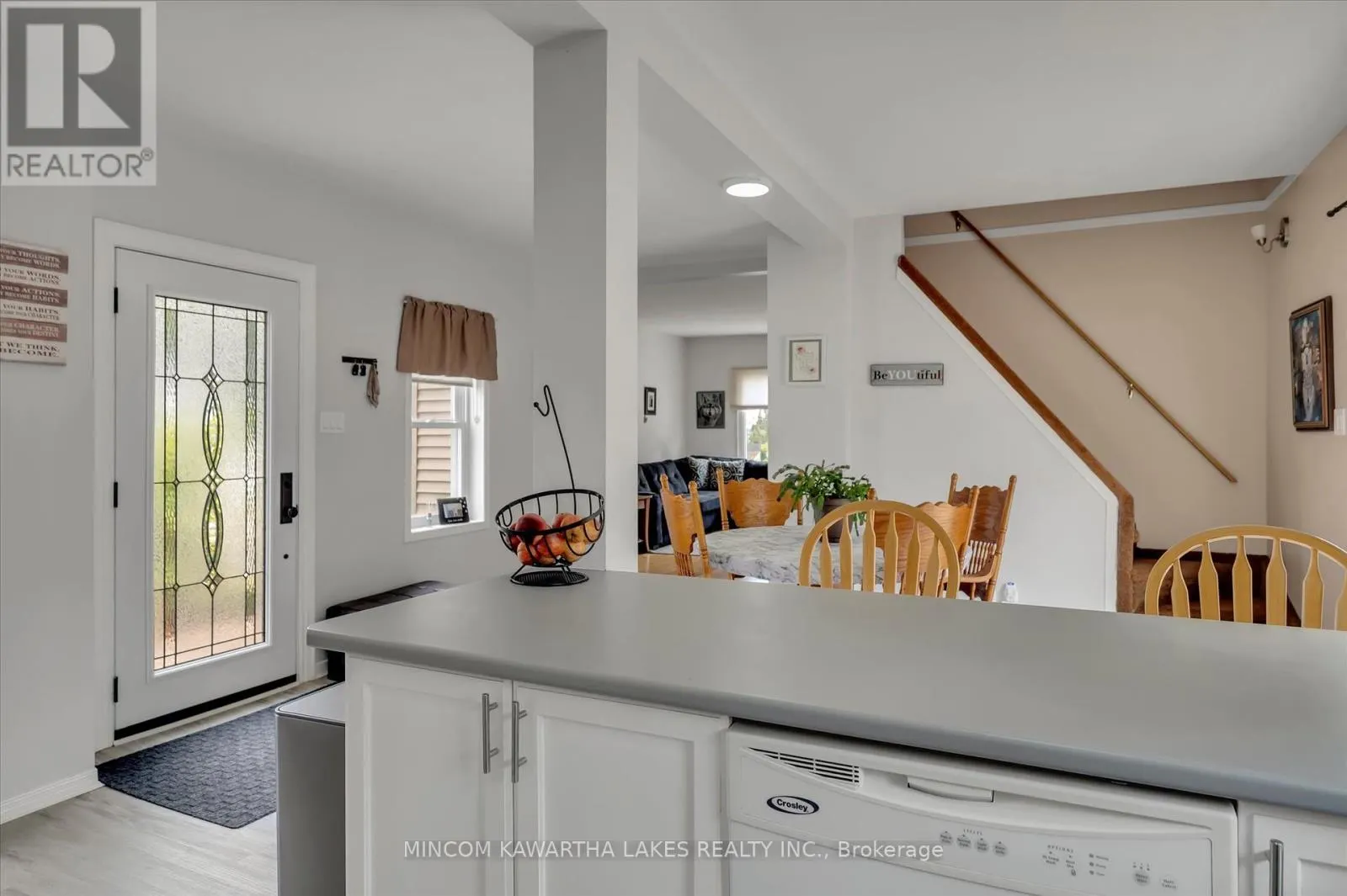 2466 QUEEN MARY STREET