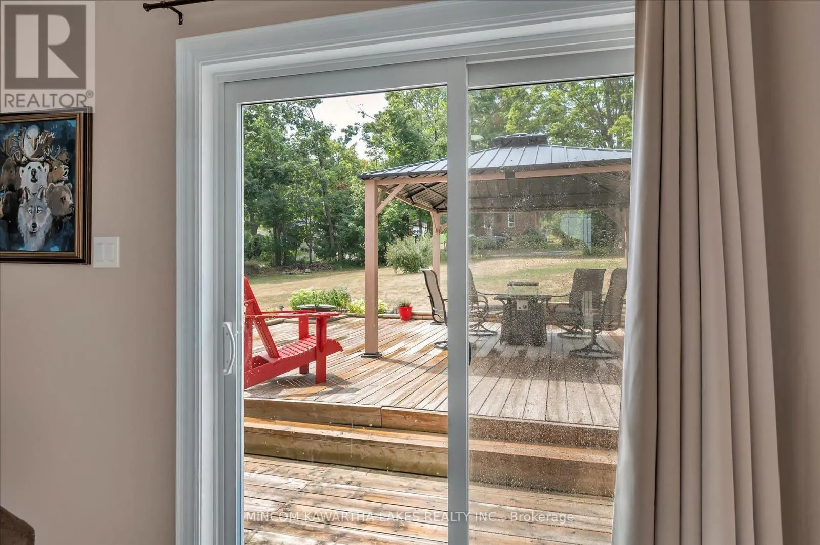 2466 QUEEN MARY STREET