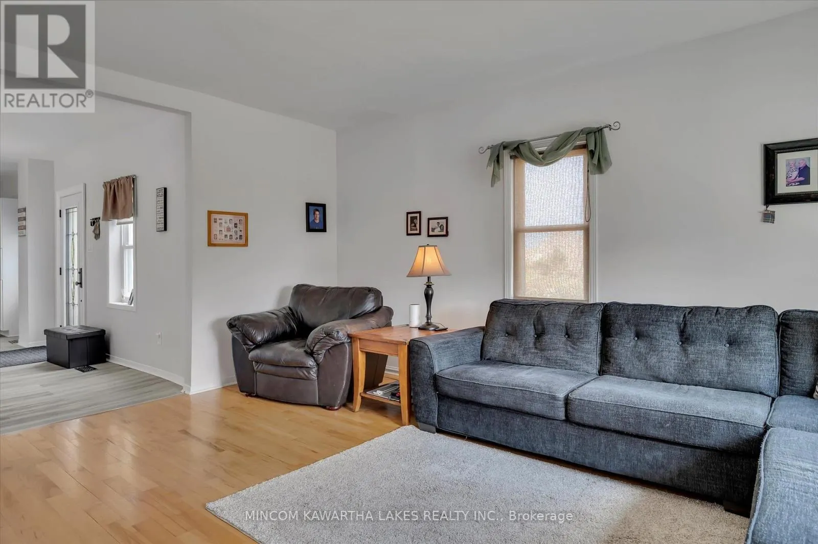 2466 QUEEN MARY STREET