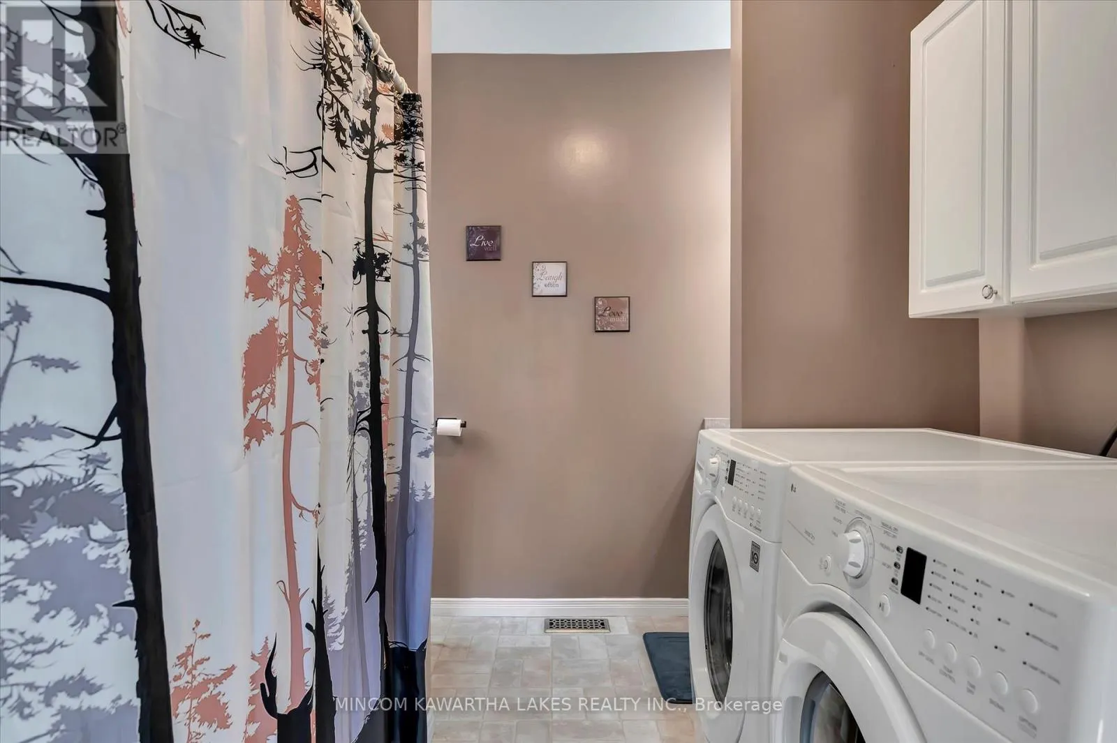 2466 QUEEN MARY STREET