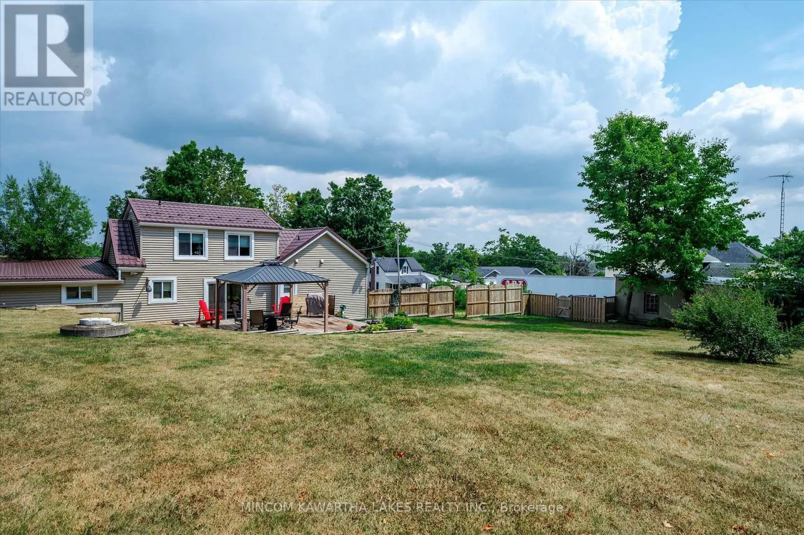 2466 QUEEN MARY STREET