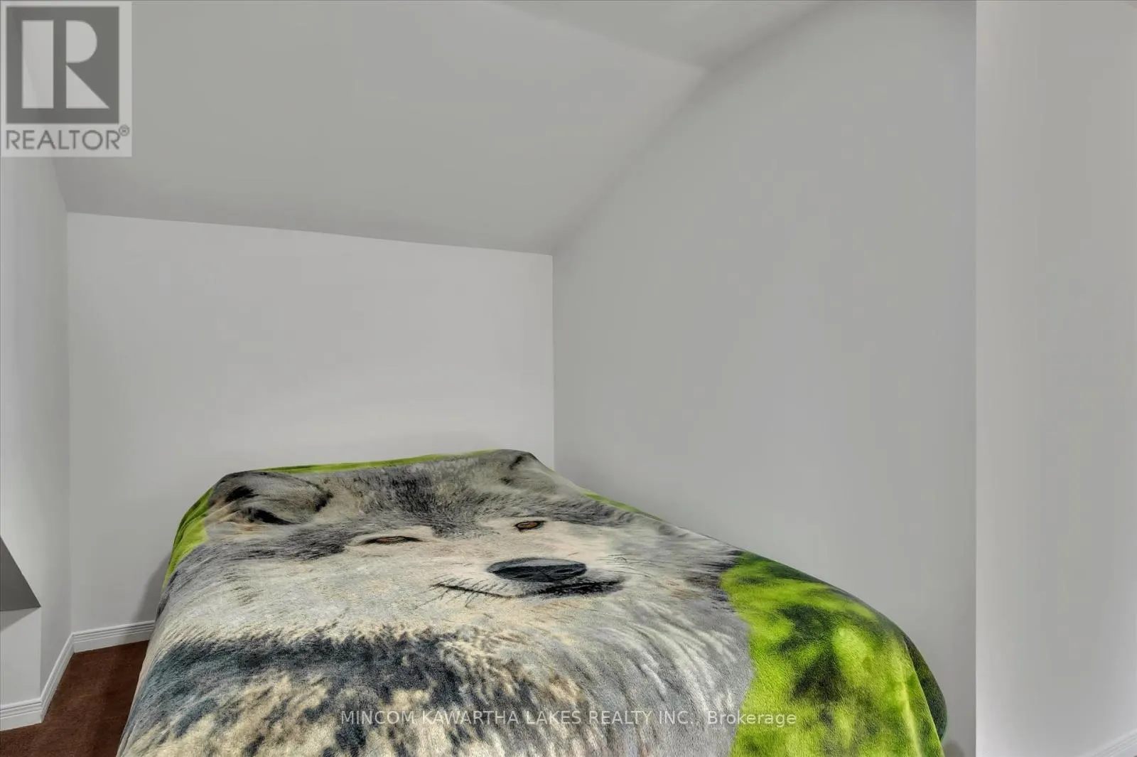 2466 QUEEN MARY STREET