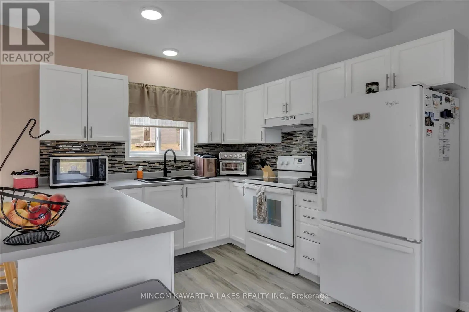 2466 QUEEN MARY STREET