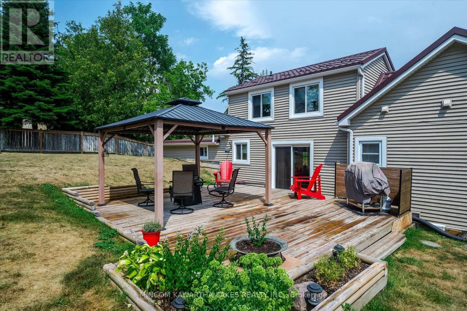 2466 QUEEN MARY STREET