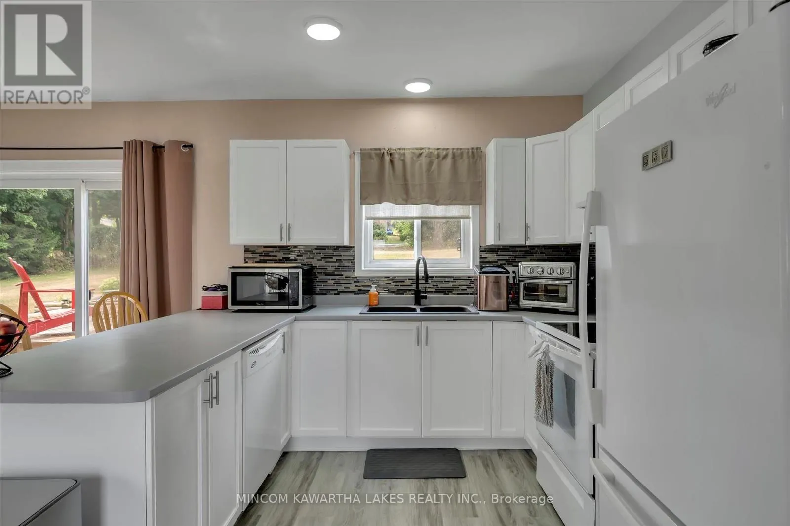 2466 QUEEN MARY STREET