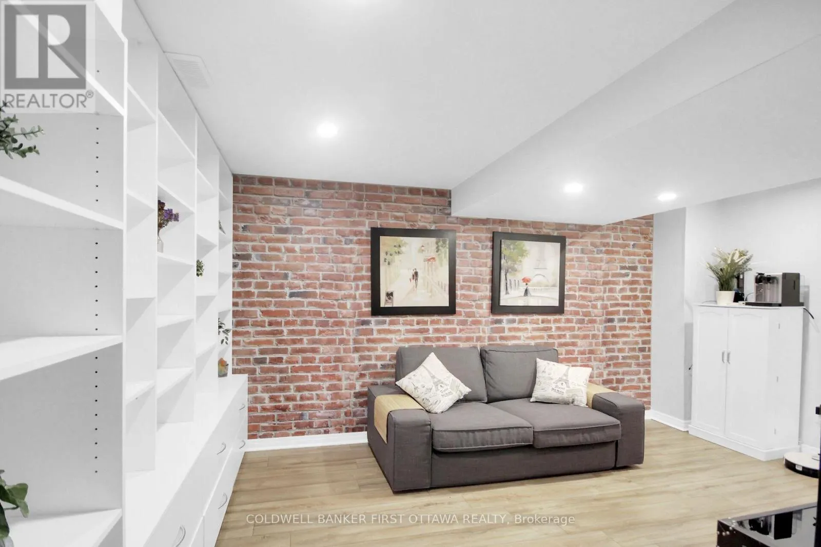 28 - 1466 FOXWELL STREET N