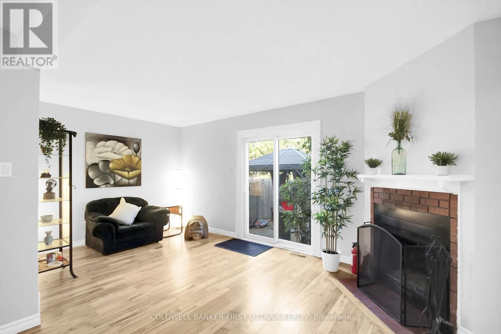 28 - 1466 FOXWELL STREET N