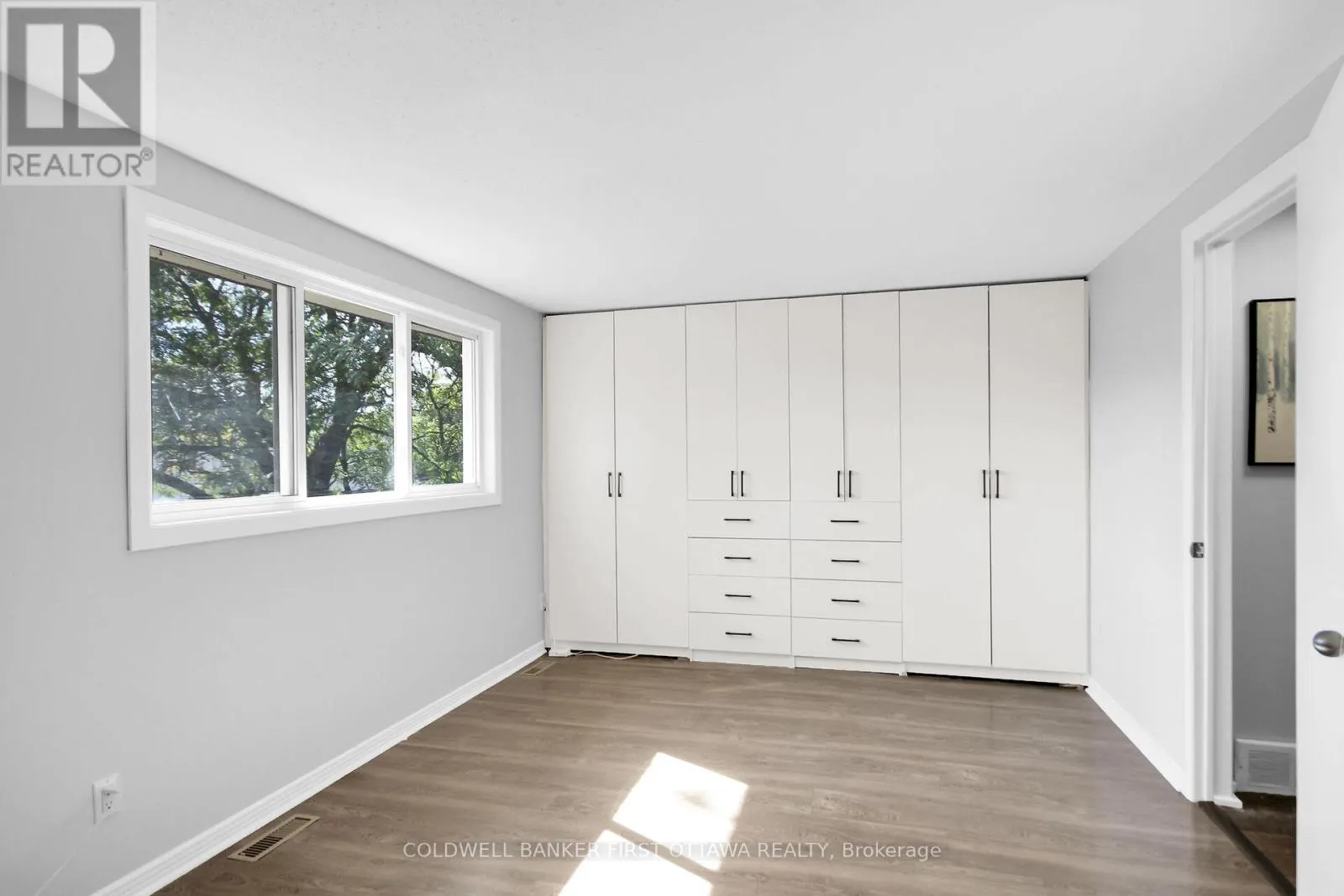 28 - 1466 FOXWELL STREET N