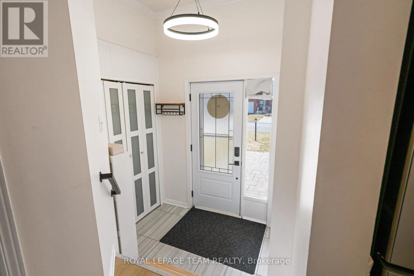 19 ARMADALE CRESCENT