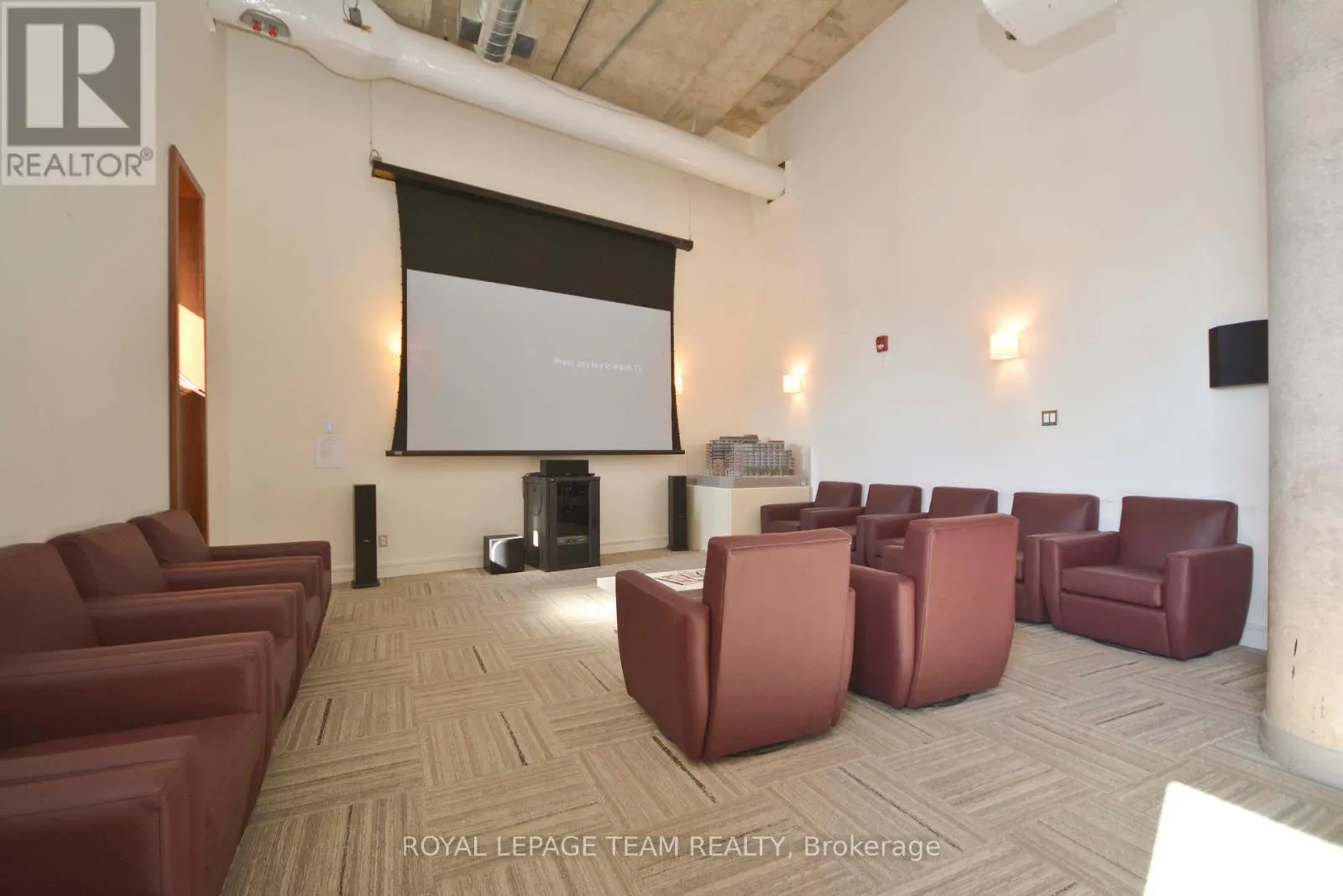 211 - 354 GLADSTONE AVENUE