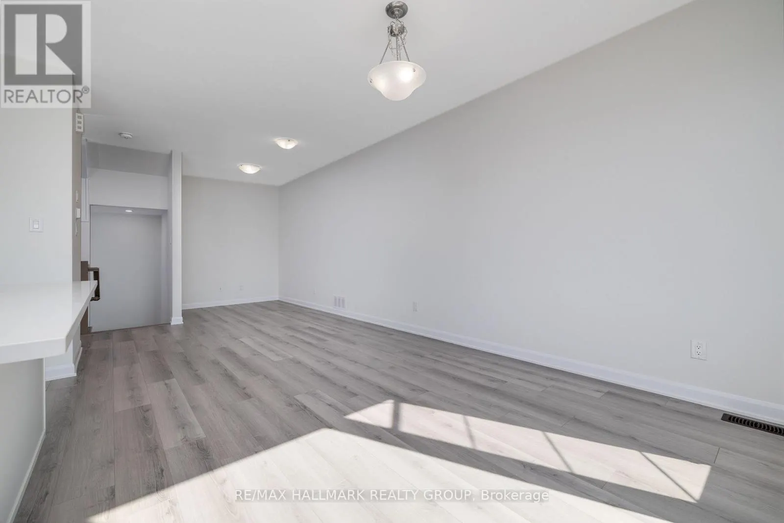 305 RAHEEN COURT