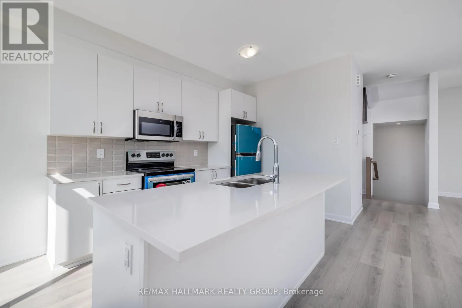 305 RAHEEN COURT