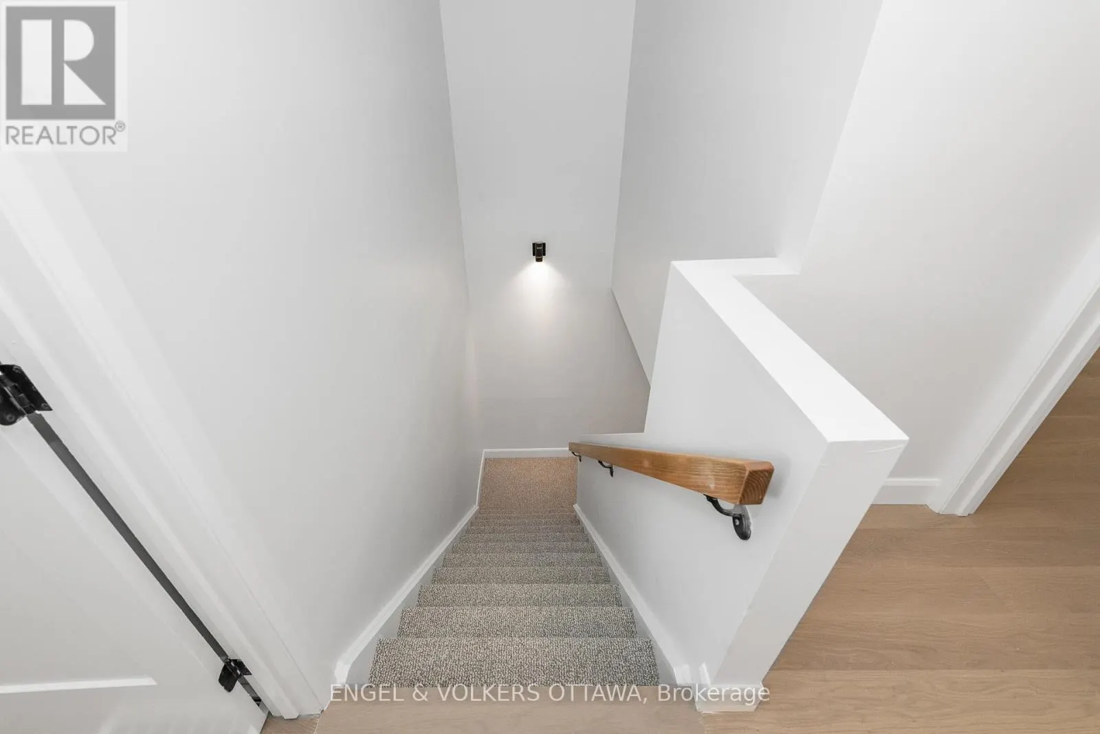 39 BENLARK ROAD