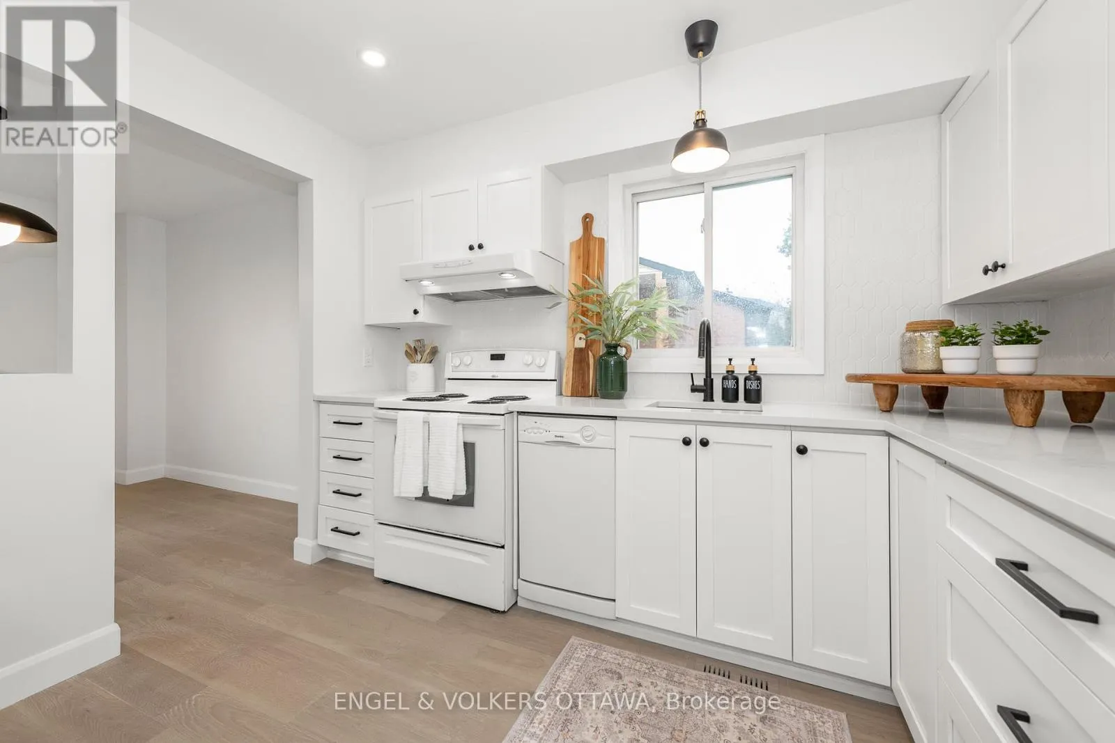 39 BENLARK ROAD