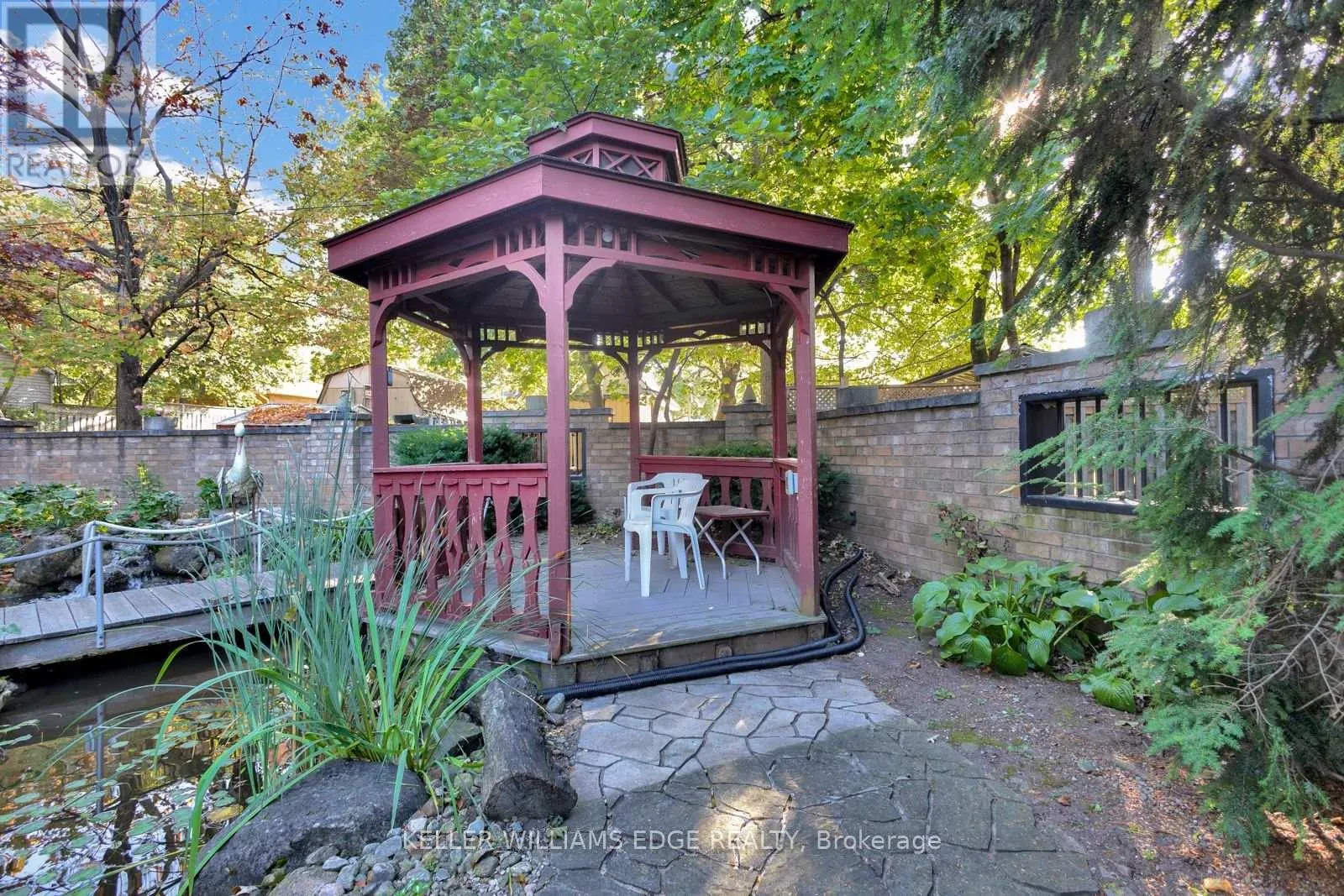 63 HARDALE CRESCENT