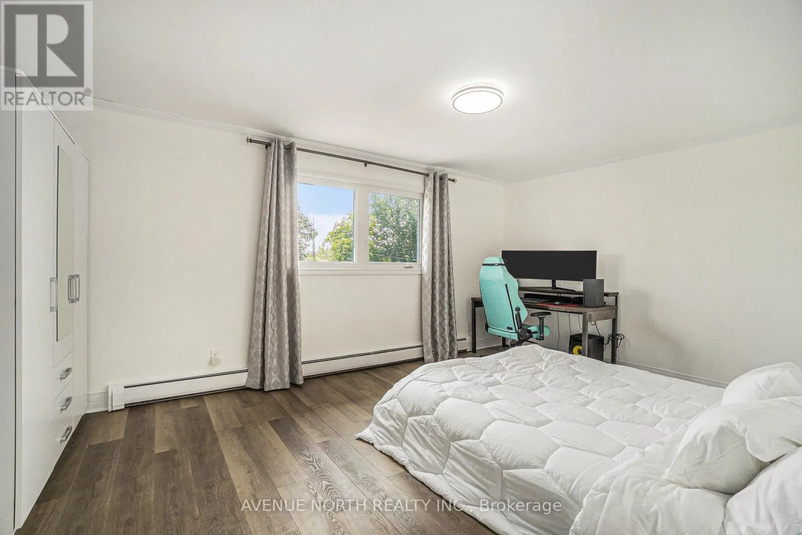 6 MOSGROVE AVENUE