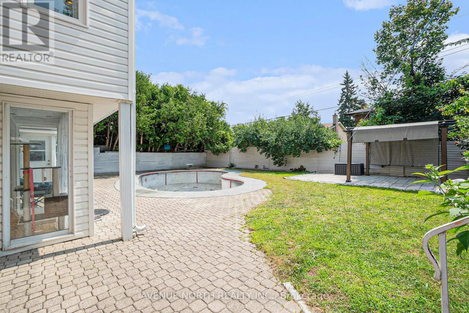 6 MOSGROVE AVENUE