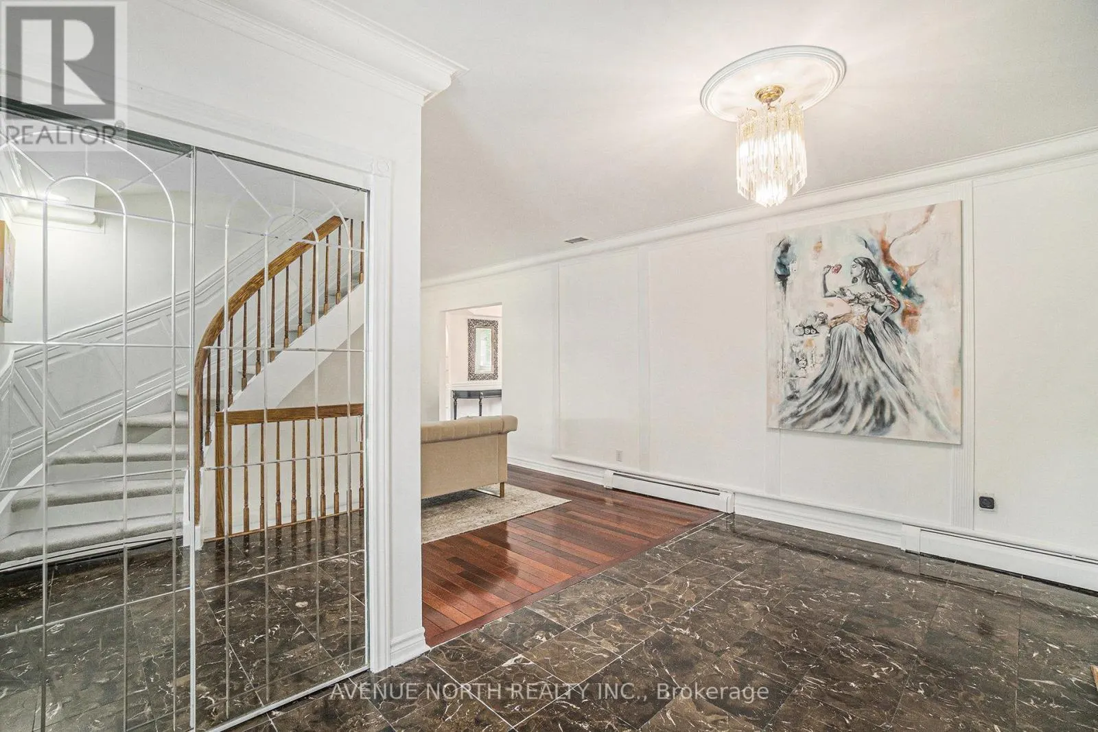 6 MOSGROVE AVENUE