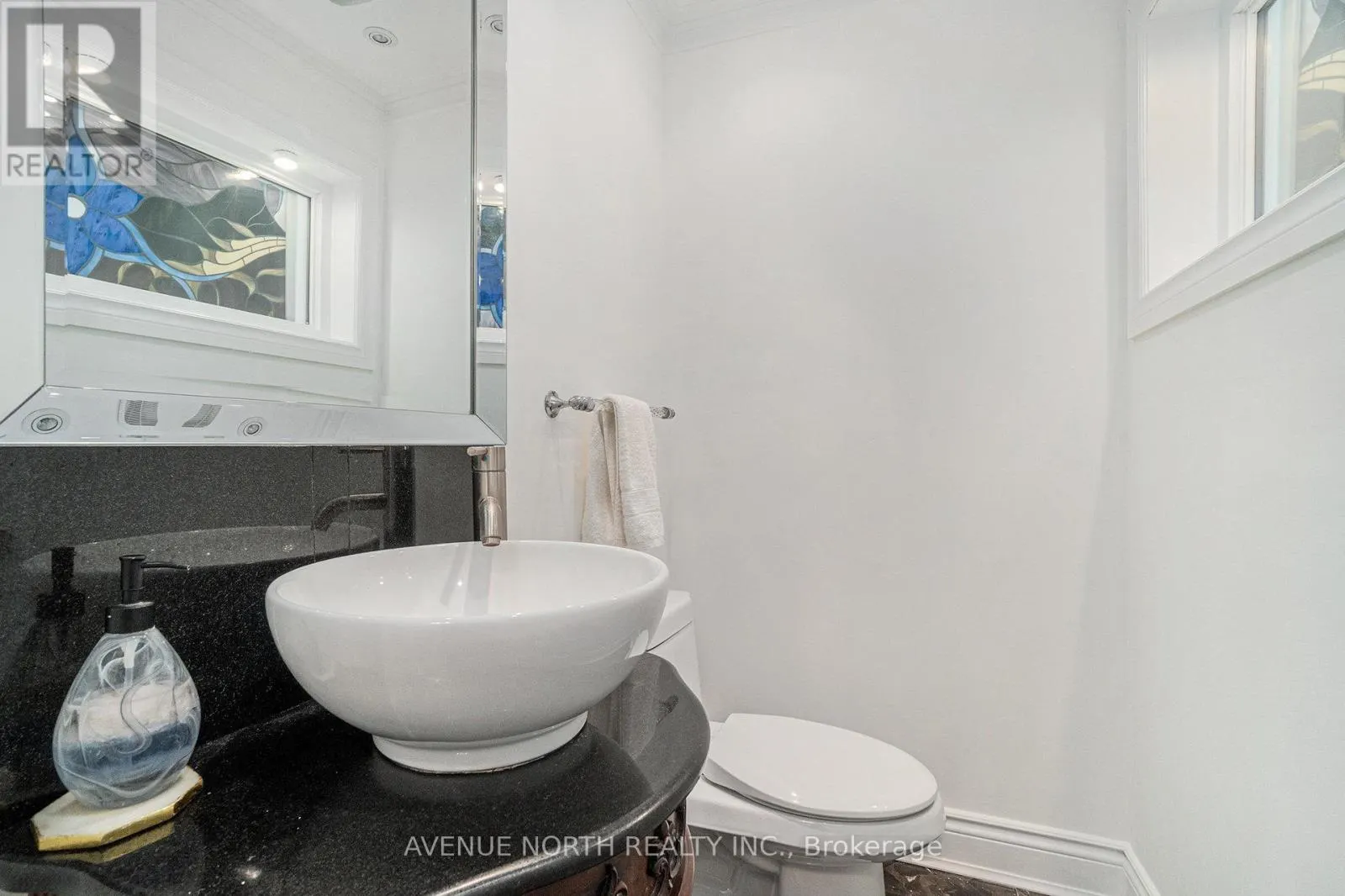6 MOSGROVE AVENUE