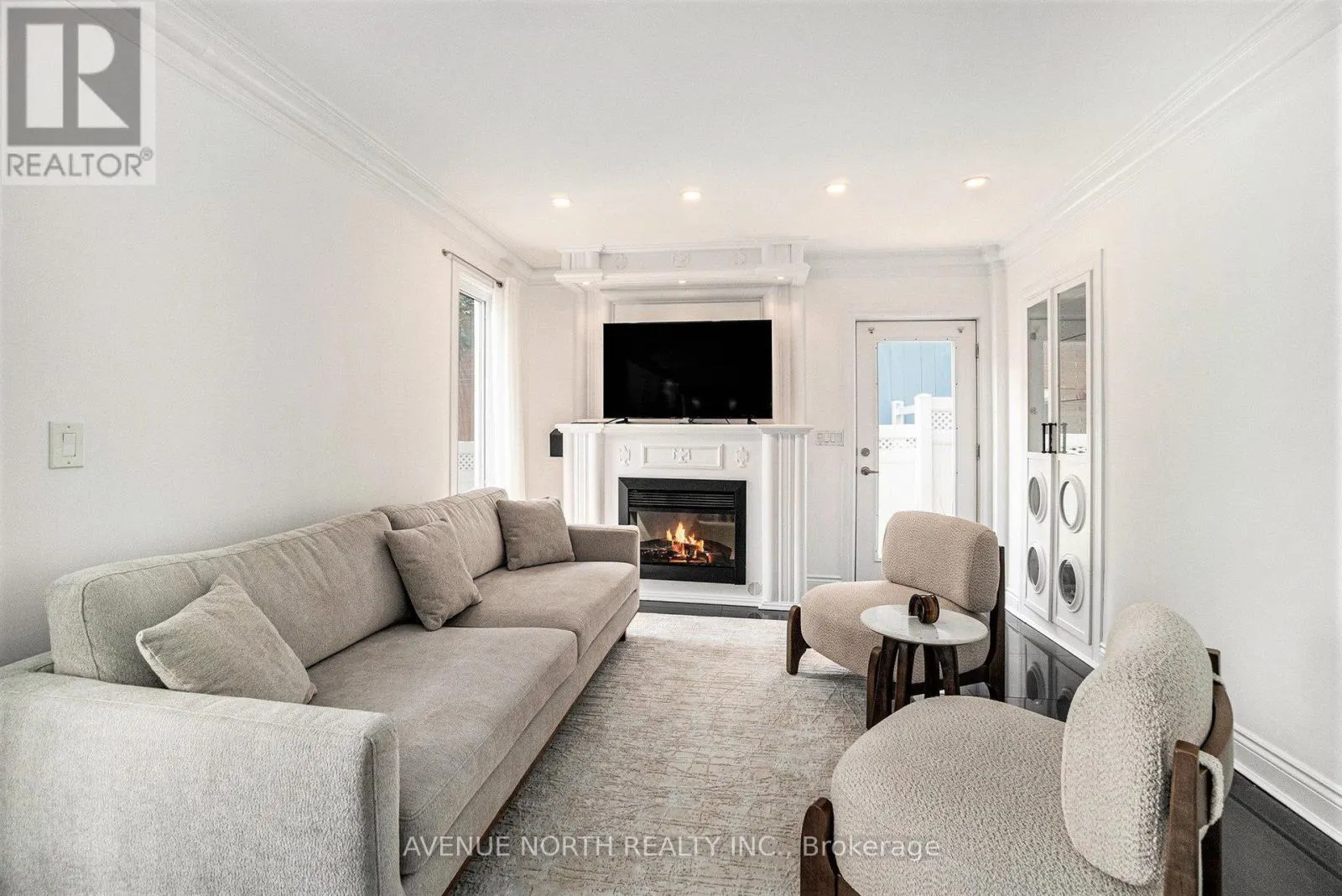 6 MOSGROVE AVENUE