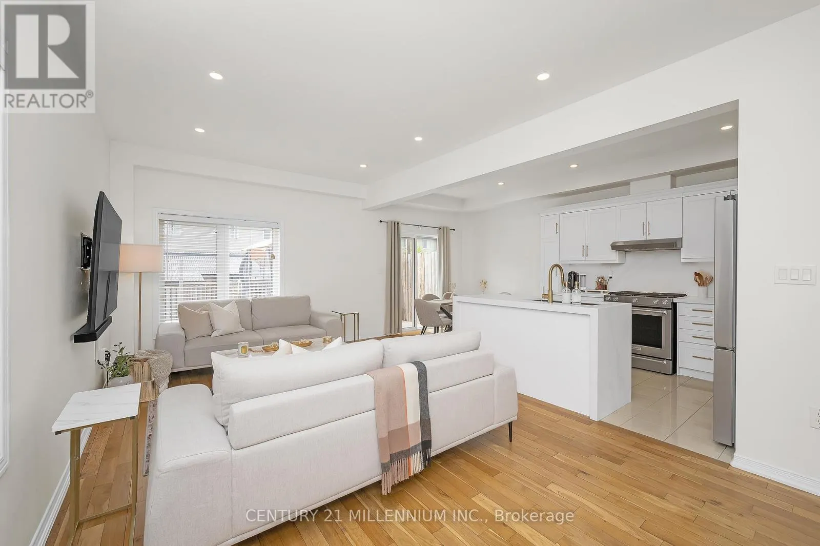 43 BANKFIELD CRESCENT