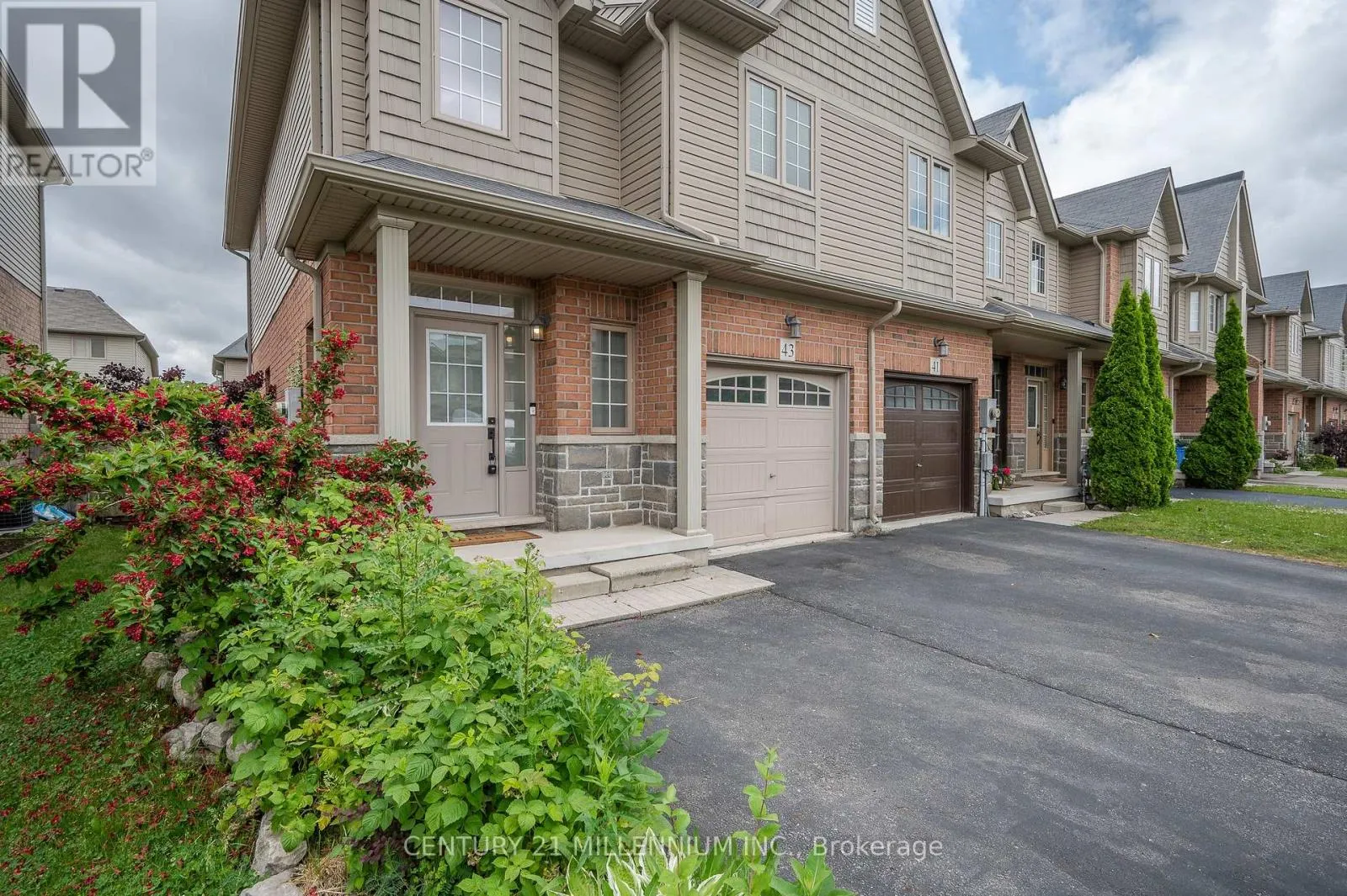 43 BANKFIELD CRESCENT