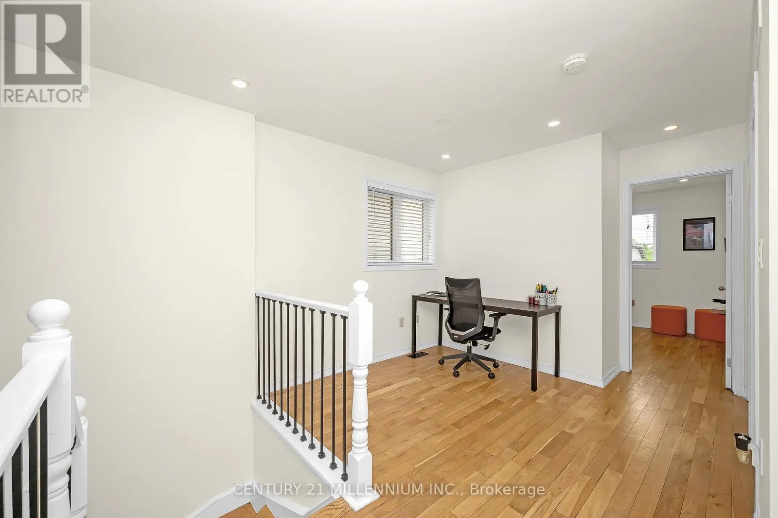43 BANKFIELD CRESCENT